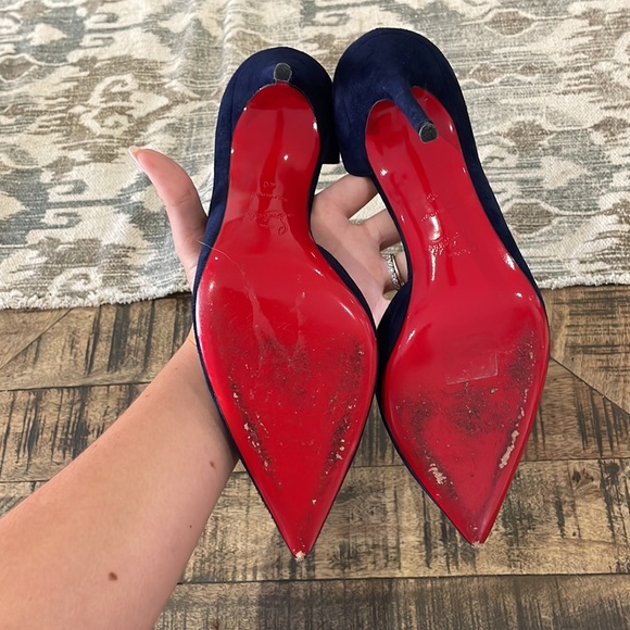 LOUBOUTIN navy Iriza suede pumps. Size 40 with 4” heel. Great condition!! - Picture 3 of 4